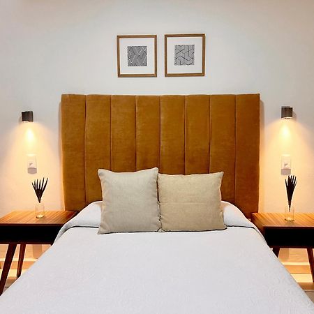 לאון Suites Ciento 37 מראה חיצוני תמונה
