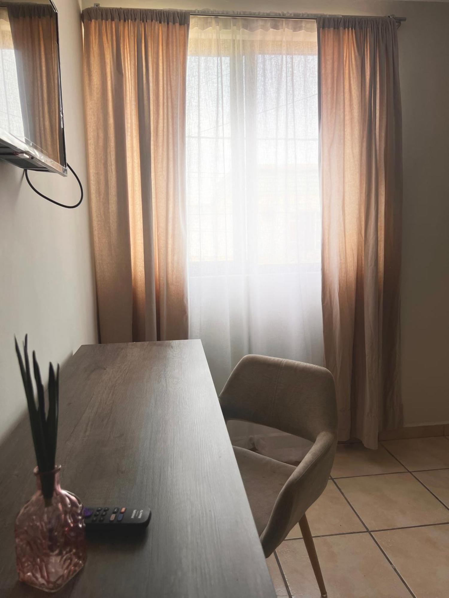 לאון Suites Ciento 37 מראה חיצוני תמונה