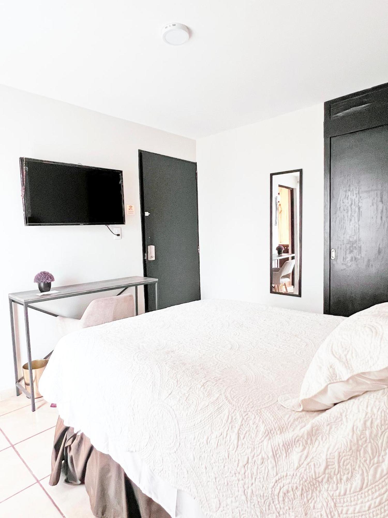 לאון Suites Ciento 37 מראה חיצוני תמונה