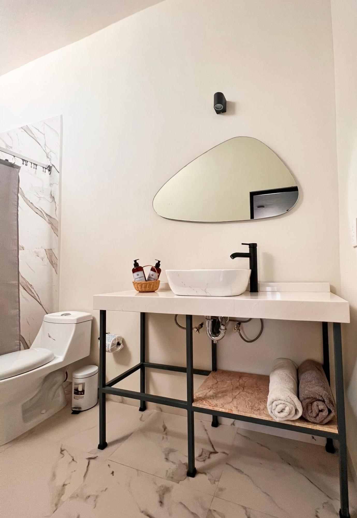 לאון Suites Ciento 37 מראה חיצוני תמונה